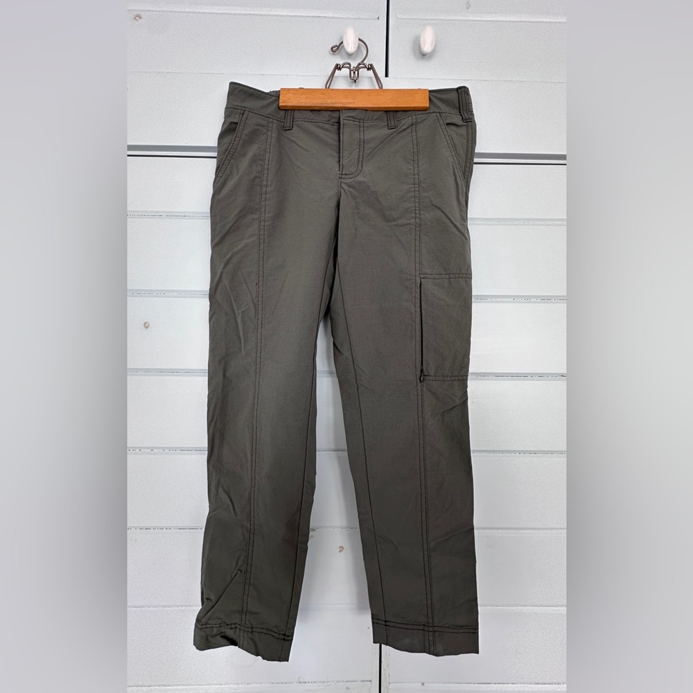 Athleta Ripstop Utility Pants, Size 2, with 5 pockets, including one zip